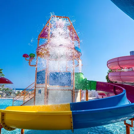 Üdülőközpont Georgioupolis & Aqua Park Hriszí Aktí Haniá