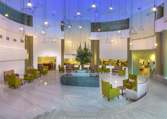 Georgioupolis & Aqua Park אתר נופש 5*