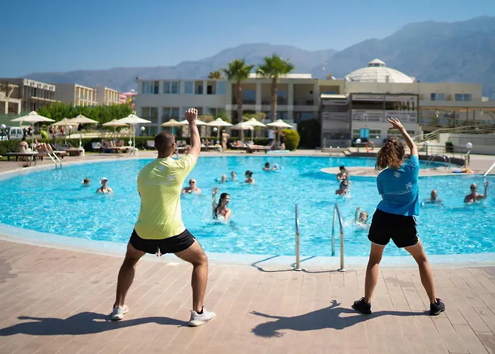 אתר נופש Georgioupolis & Aqua Park 5*